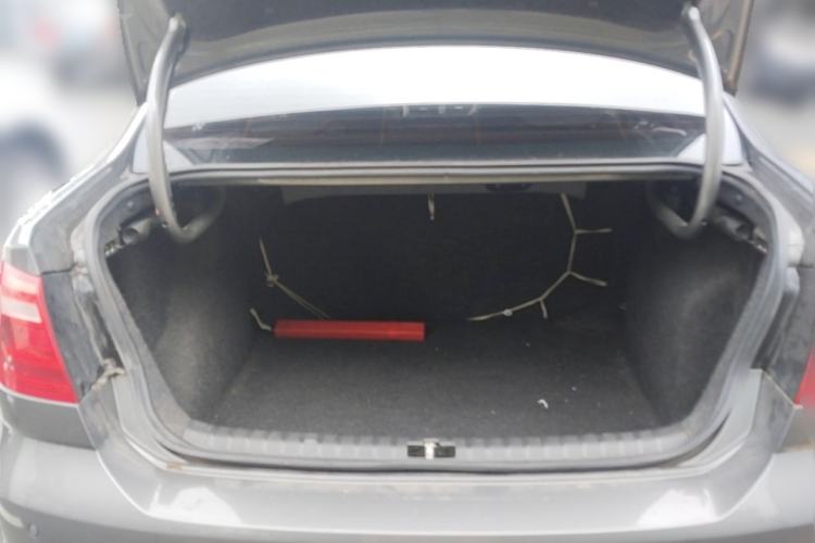 Used Volkswagen Bora 2013 1.6L Automatic Fashion Model Trunk