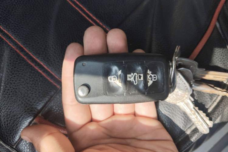 Used Volkswagen Bora 2013 1.6L Manual Fashion Edition Vehicle Key