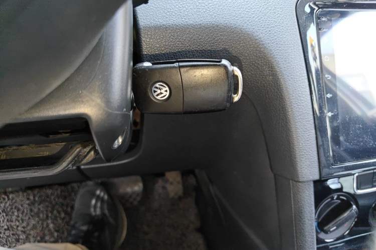 Used Volkswagen Bora 2013 1.6L Automatic Fashion Model Vehicle Key