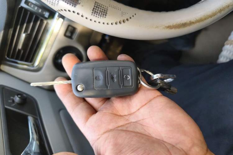 Used Volkswagen Bora 2013 1.6L Manual Fashion Edition Vehicle Key