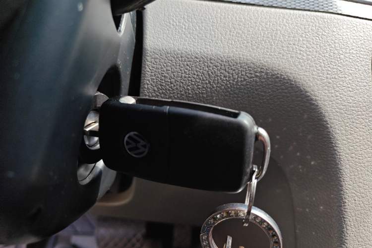 Used Volkswagen Bora 2013 1.6L Automatic Fashion Model Vehicle Key