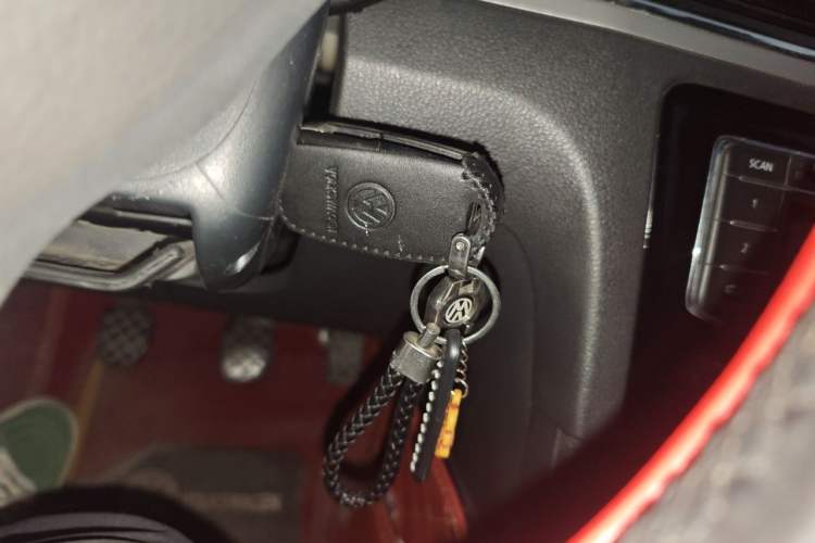 Used Volkswagen Bora 2013 1.6L Manual Comfort Model Vehicle Key