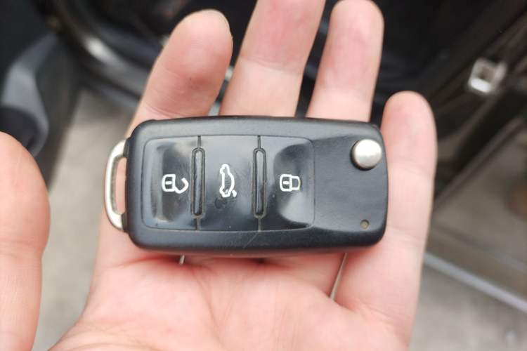 Used Volkswagen Bora 2013 1.6L Manual Fashion Edition Vehicle Key