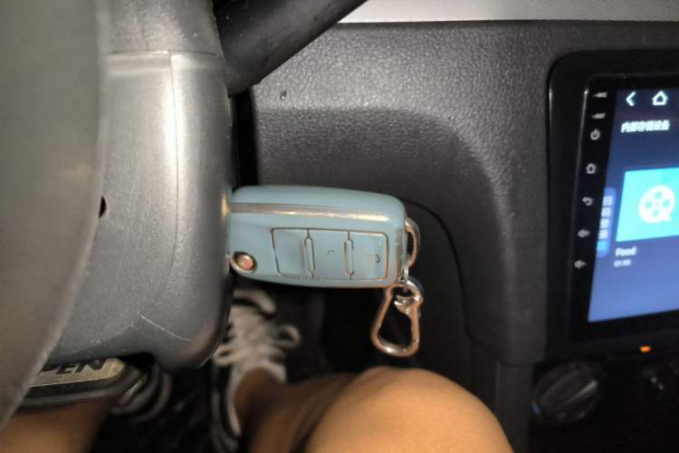 Used Volkswagen Bora 2013 1.6L Manual Fashion Edition Vehicle Key