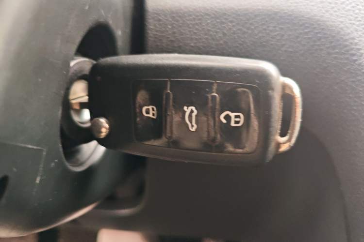 Used Volkswagen Bora 2013 1.6L Automatic Fashion Model Vehicle Key