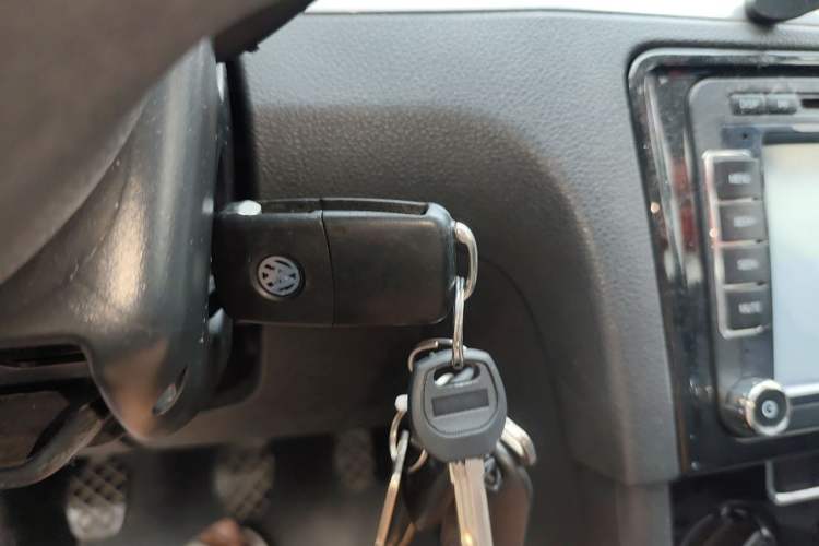Used Volkswagen Bora 2013 1.6L Manual Fashion Edition Vehicle Key
