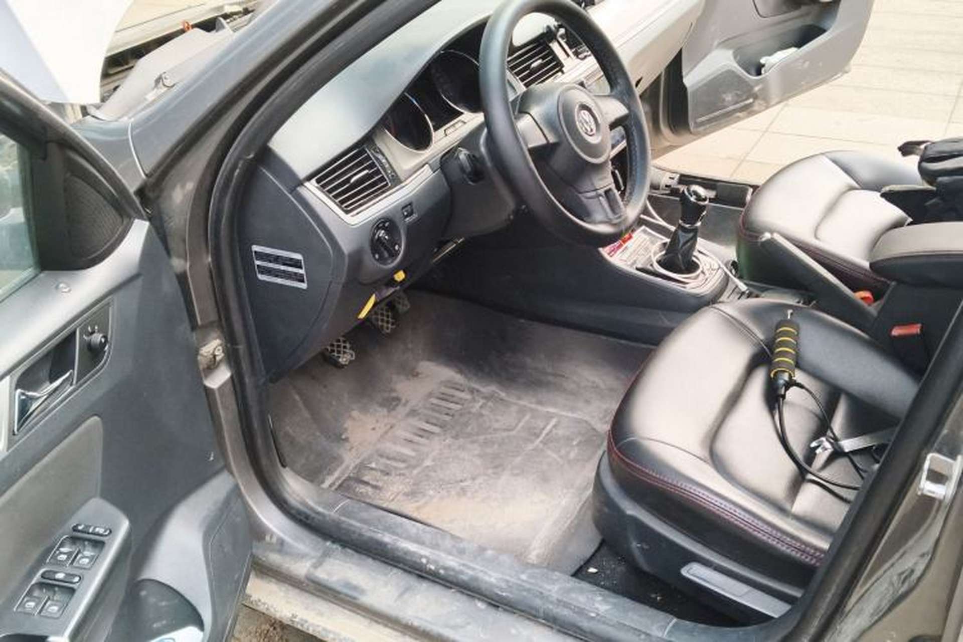 Used Volkswagen Bora 2013 1.6L Manual Fashion Edition Driver Seat