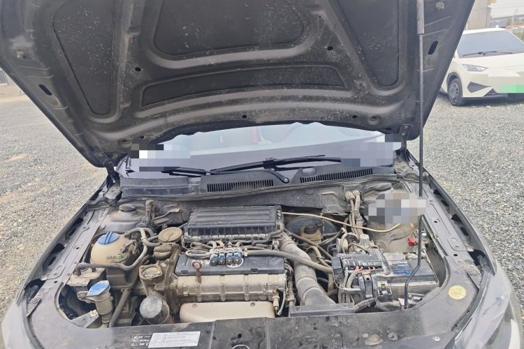 Used Volkswagen Bora 2013 1.6L Manual Fashion Edition Engine Bay