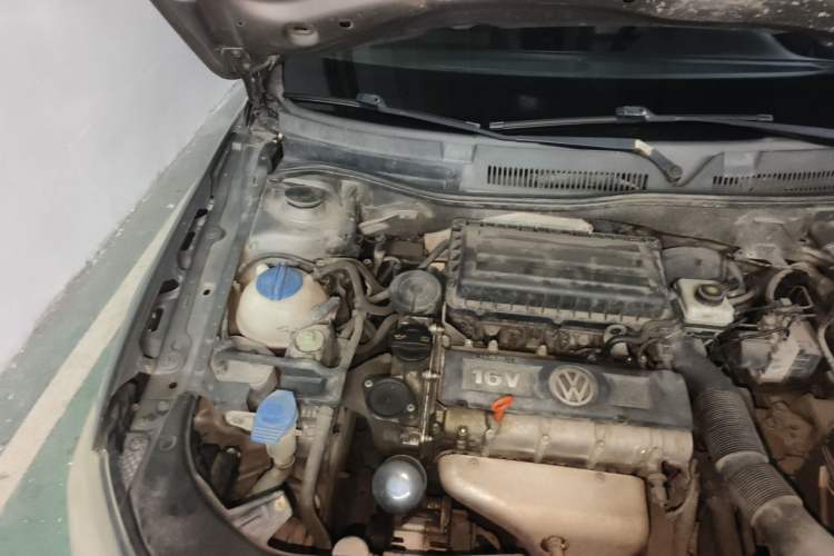 Used Volkswagen Bora 2013 1.6L Manual Comfort Model Engine Bay Right
