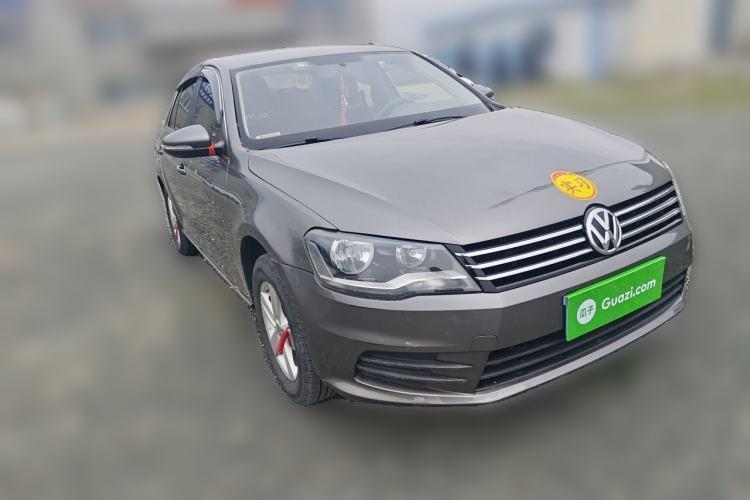 Used Volkswagen Bora 2013 1.6L Manual Fashion Edition Front Right 45 Deg