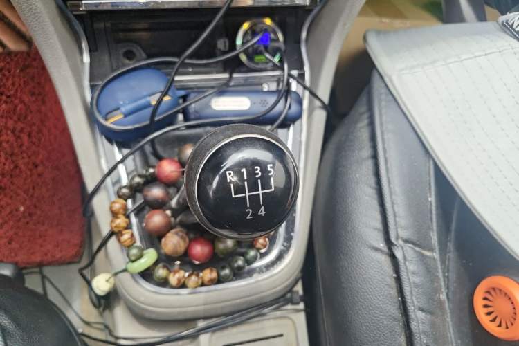 Used Volkswagen Bora 2013 1.6L Manual Fashion Edition Gear Lever