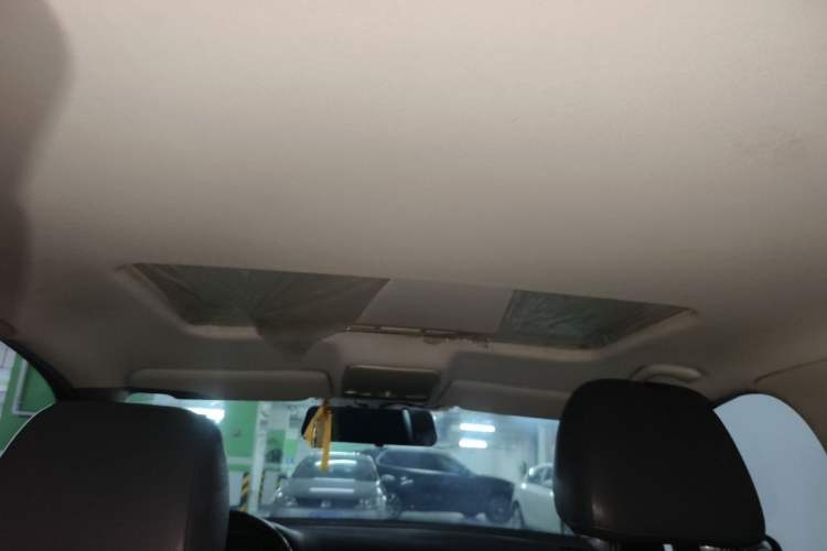 Used Volkswagen Bora 2013 1.6L Manual Comfort Model Headliner
