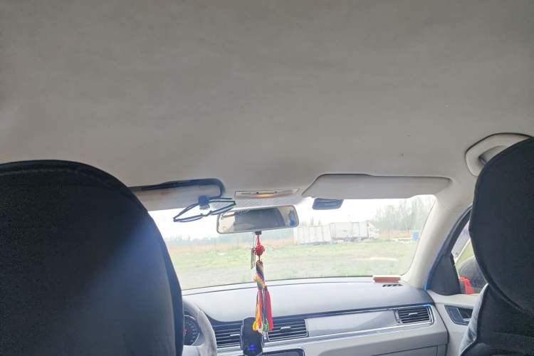 Used Volkswagen Bora 2013 1.6L Manual Fashion Edition Headliner