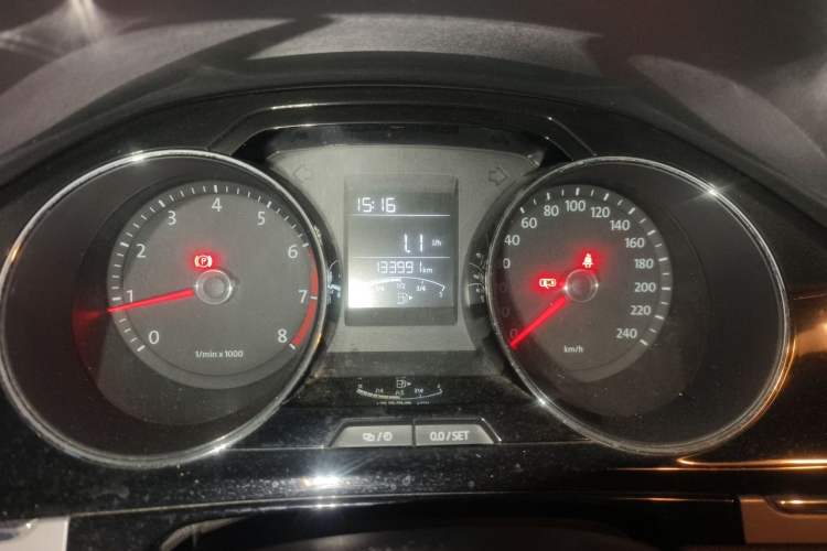 Used Volkswagen Bora 2013 1.6L Manual Comfort Model Instrument Cluster