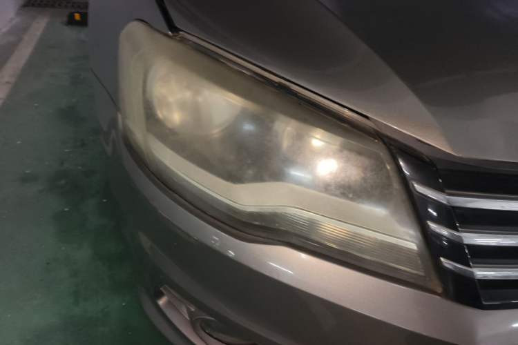 Used Volkswagen Bora 2013 1.6L Manual Comfort Model Right Front Headlight