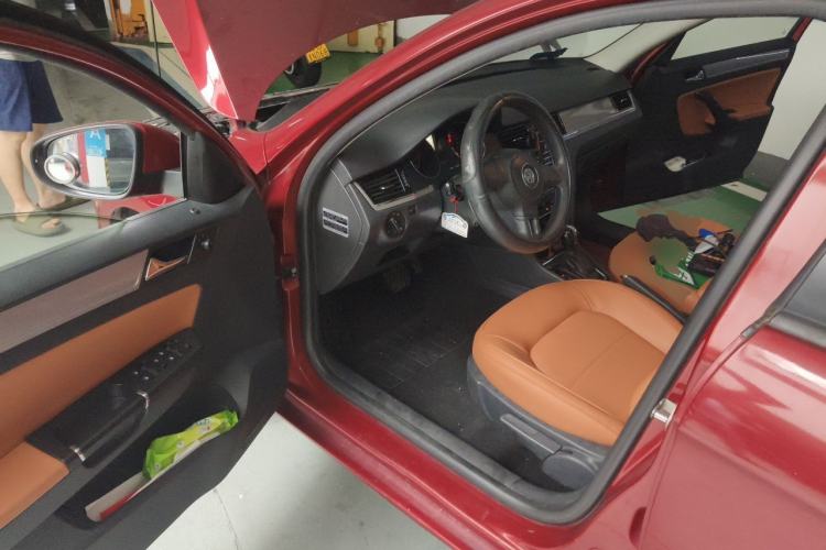 Used Volkswagen Bora 2013 1.6L Automatic Fashion Model Driver Seat