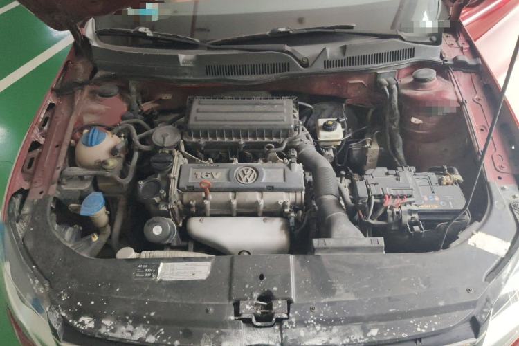 Used Volkswagen Bora 2013 1.6L Automatic Fashion Model Engine Bay