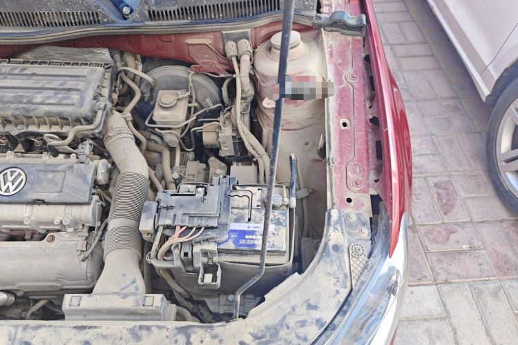 Used Volkswagen Bora 2013 1.6L Automatic Fashion Model Engine Bay Left