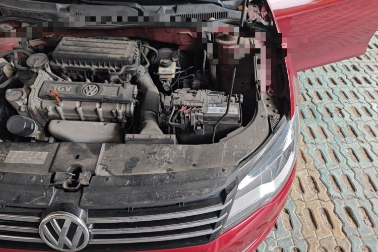 Used Volkswagen Bora 2013 1.6L Automatic Fashion Model Engine Bay Left