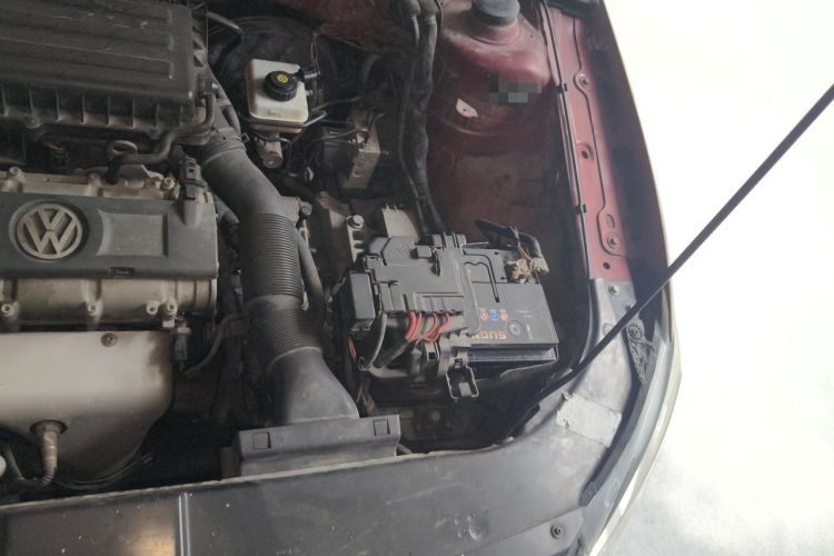 Used Volkswagen Bora 2013 1.6L Automatic Fashion Model Engine Bay Left