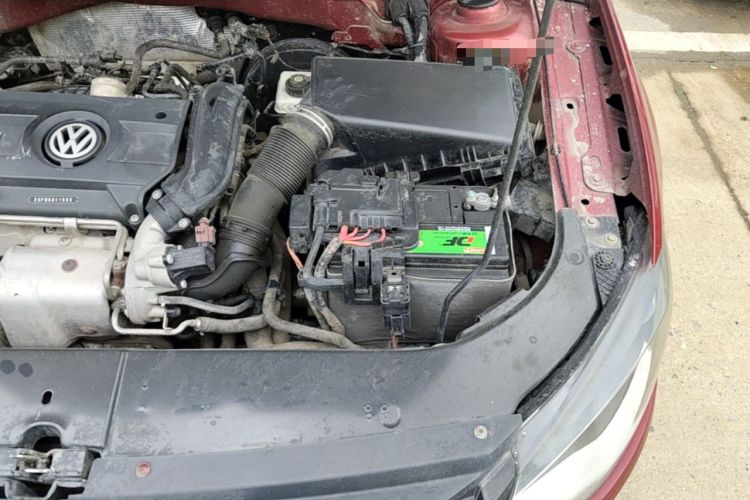 Used Volkswagen Bora 2013 1.4T Automatic Comfort Model Engine Bay Left