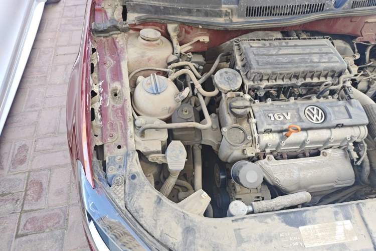 Used Volkswagen Bora 2013 1.6L Automatic Fashion Model Engine Bay Right