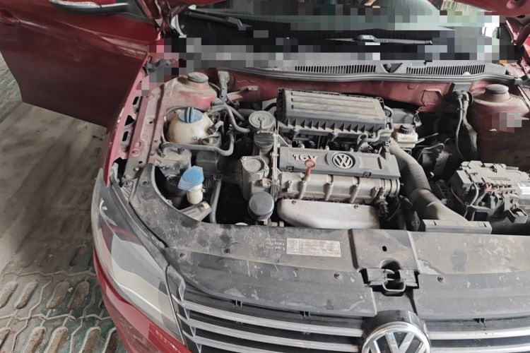 Used Volkswagen Bora 2013 1.6L Automatic Fashion Model Engine Bay Right