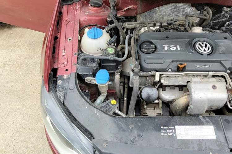 Used Volkswagen Bora 2013 1.4T Automatic Comfort Model Engine Bay Right