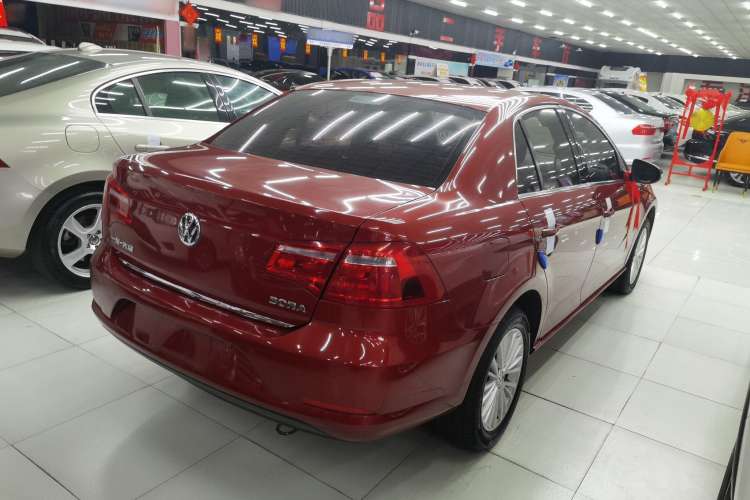 Used Volkswagen Bora 2013 1.6L Automatic Luxury Model Exterior 3