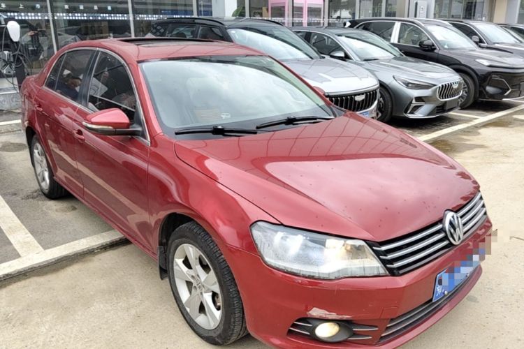 Used Volkswagen Bora 2013 1.4T Automatic Comfort Model Front Right 45 Deg