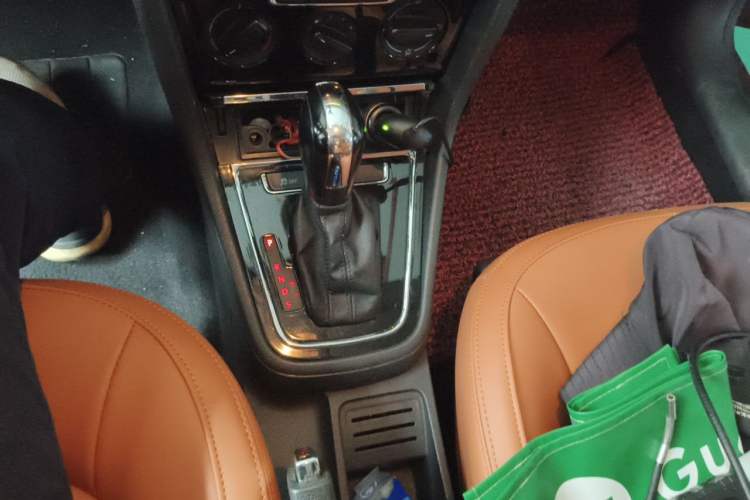 Used Volkswagen Bora 2013 1.6L Automatic Fashion Model Gear Lever