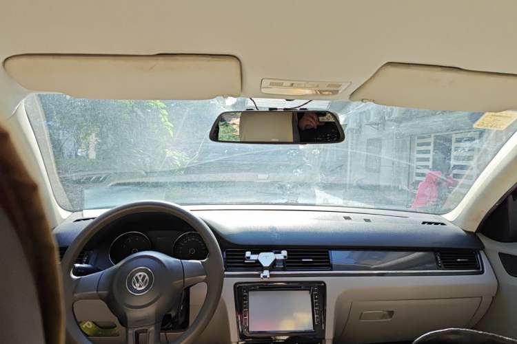 Used Volkswagen Bora 2013 1.6L Automatic Fashion Model Headliner