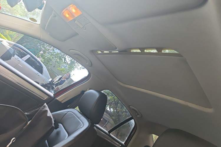 Used Volkswagen Bora 2013 1.4T Automatic Comfort Model Headliner