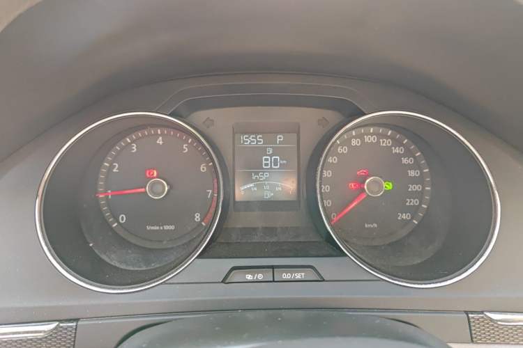 Used Volkswagen Bora 2013 1.6L Automatic Fashion Model Instrument Cluster