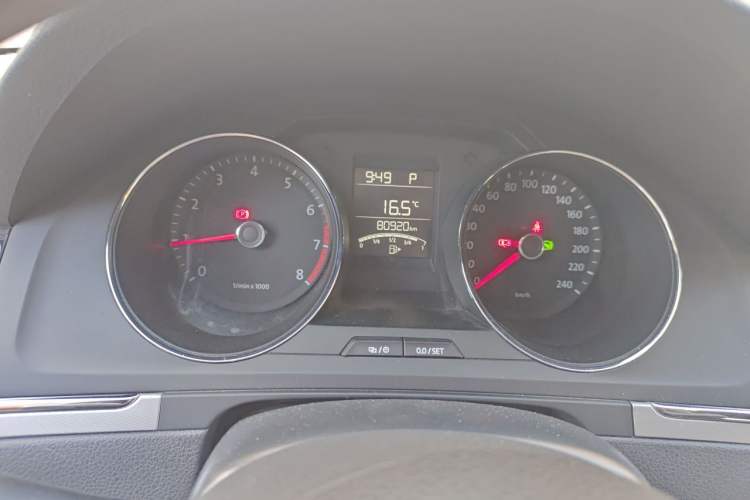 Used Volkswagen Bora 2013 1.6L Automatic Fashion Model Instrument Cluster