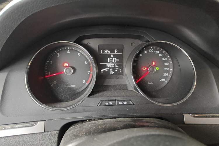 Used Volkswagen Bora 2013 1.6L Automatic Fashion Model Instrument Cluster