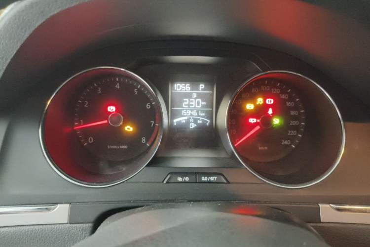 Used Volkswagen Bora 2013 1.6L Automatic Fashion Model Instrument Cluster