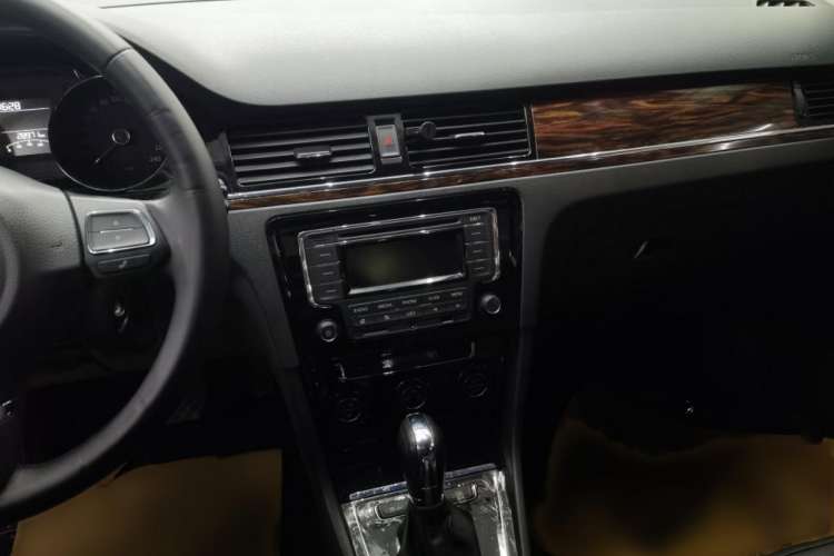Used Volkswagen Bora 2013 1.6L Automatic Luxury Model Interior 3