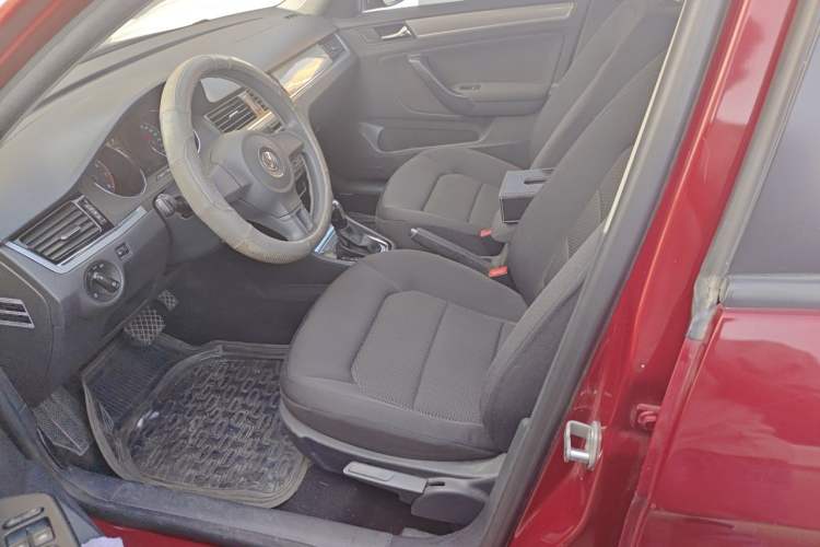 Used Volkswagen Bora 2013 1.6L Automatic Fashion Model Left Front Seat