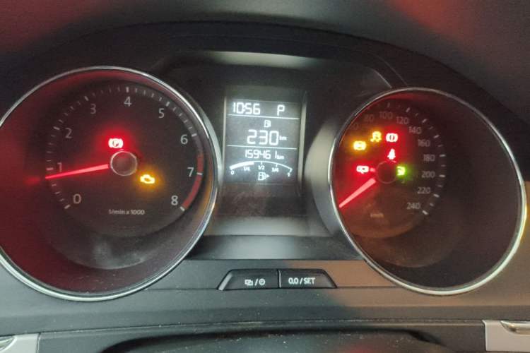 Used Volkswagen Bora 2013 1.6L Automatic Fashion Model Odometer Close Up
