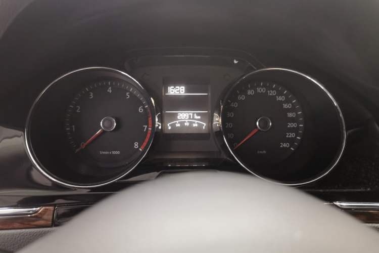 Used Volkswagen Bora 2013 1.6L Automatic Luxury Model Odometer Close Up