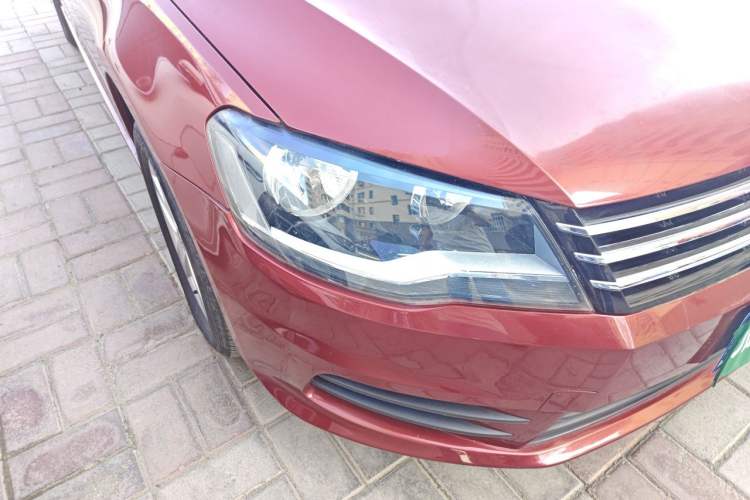 Used Volkswagen Bora 2013 1.6L Automatic Fashion Model Right Front Headlight