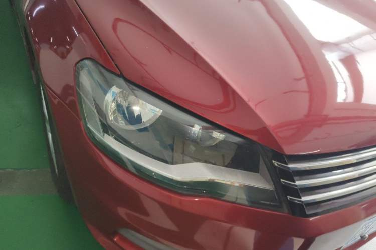 Used Volkswagen Bora 2013 1.6L Automatic Fashion Model Right Front Headlight