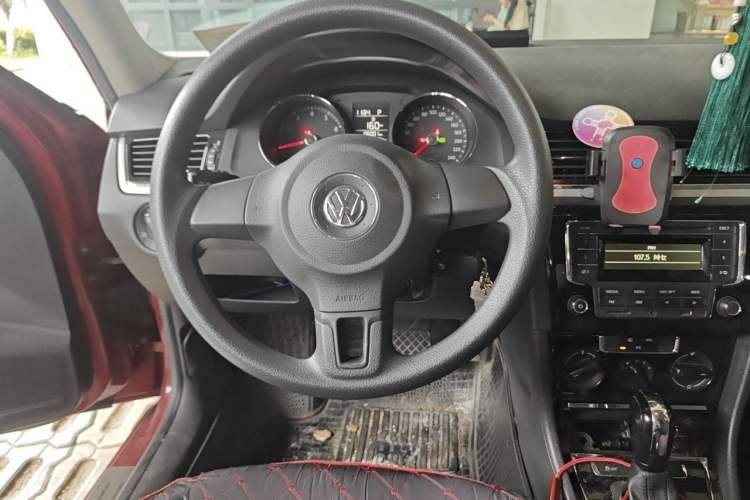 Used Volkswagen Bora 2013 1.6L Automatic Fashion Model Steering Wheel