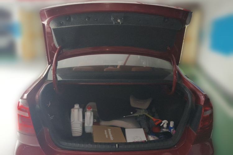 Used Volkswagen Bora 2013 1.6L Automatic Fashion Model Trunk