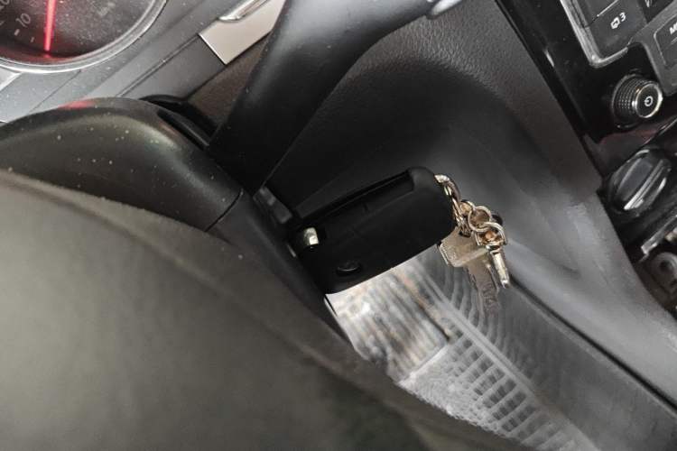Used Volkswagen Bora 2013 1.6L Automatic Fashion Model Vehicle Key
