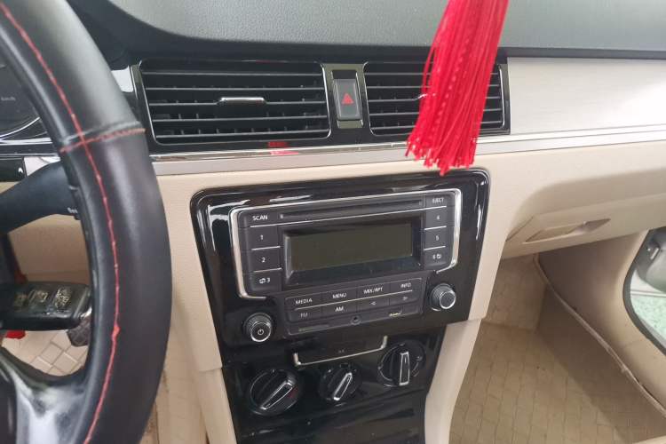 Used Volkswagen Bora 2013 1.6L Manual Comfort Model Audio And AC Panel
