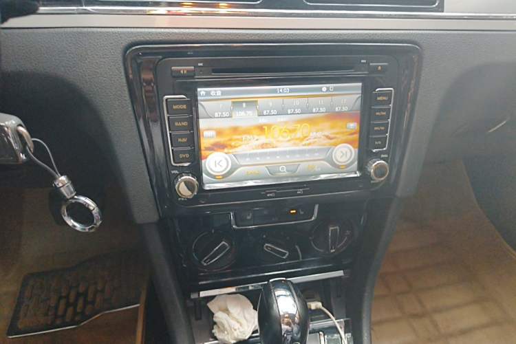 Used Volkswagen Bora 2013 1.6L Automatic Comfort Model Audio And AC Panel