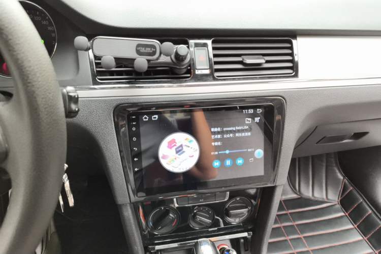 Used Volkswagen Bora 2013 1.6L Automatic Fashion Model Audio And AC Panel