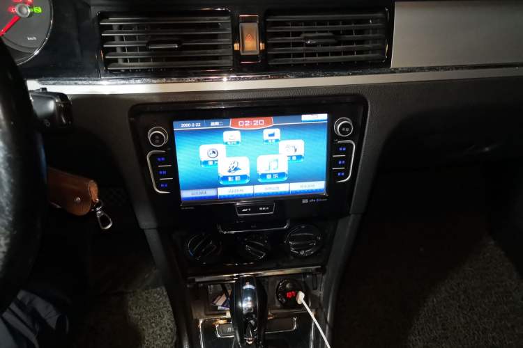 Used Volkswagen Bora 2013 1.6L Automatic Comfort Model Audio And AC Panel